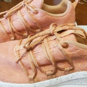 Wmns sz 8.5 Puma shoes